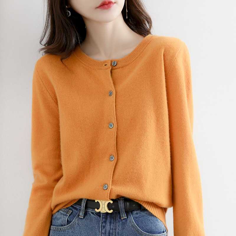 سترة كارديجان محبوكة بأزرار جد - مراجعة Winter Clothing Colors 2026 وسعره